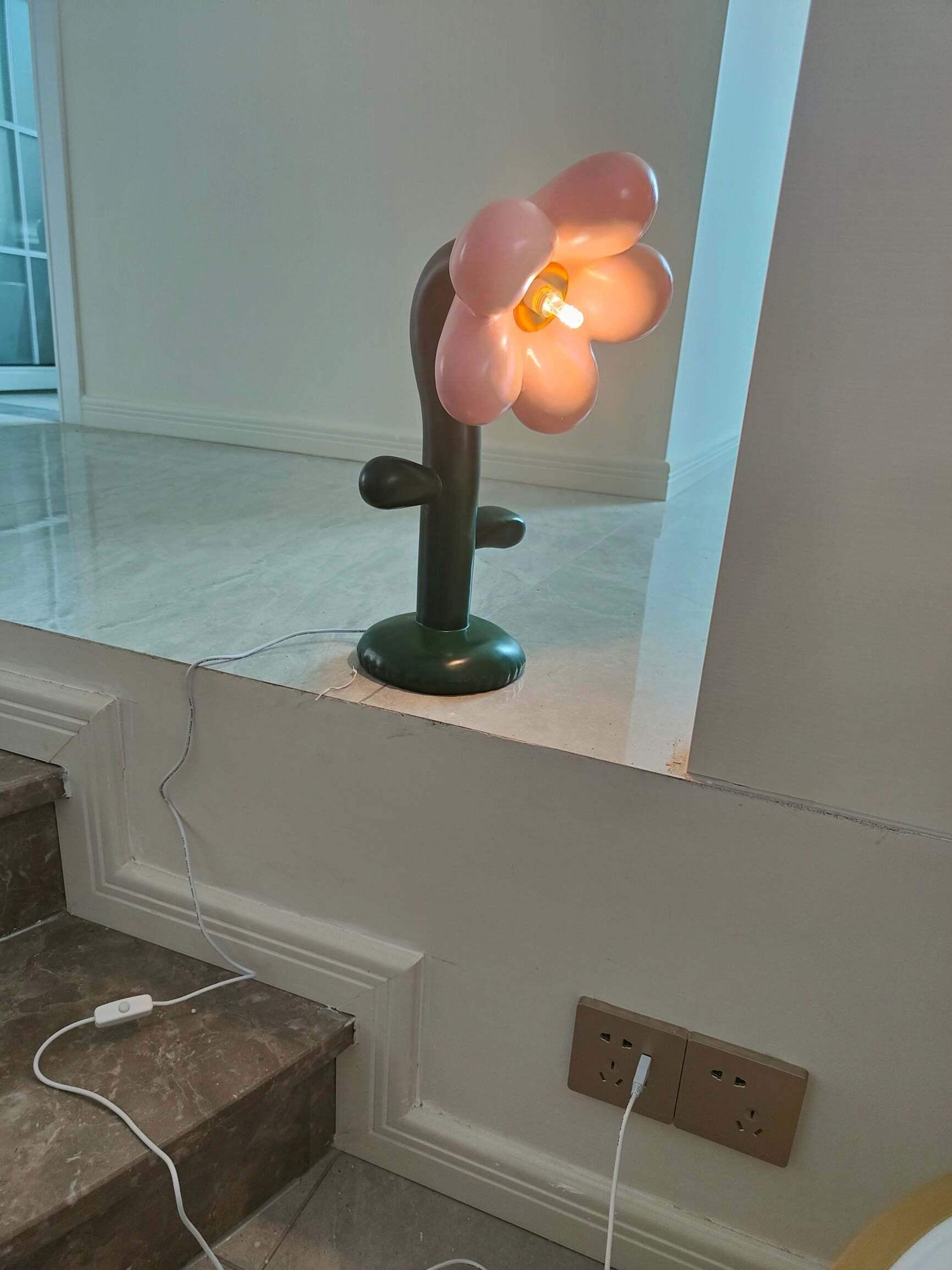 Flower Shaped Table Lamp