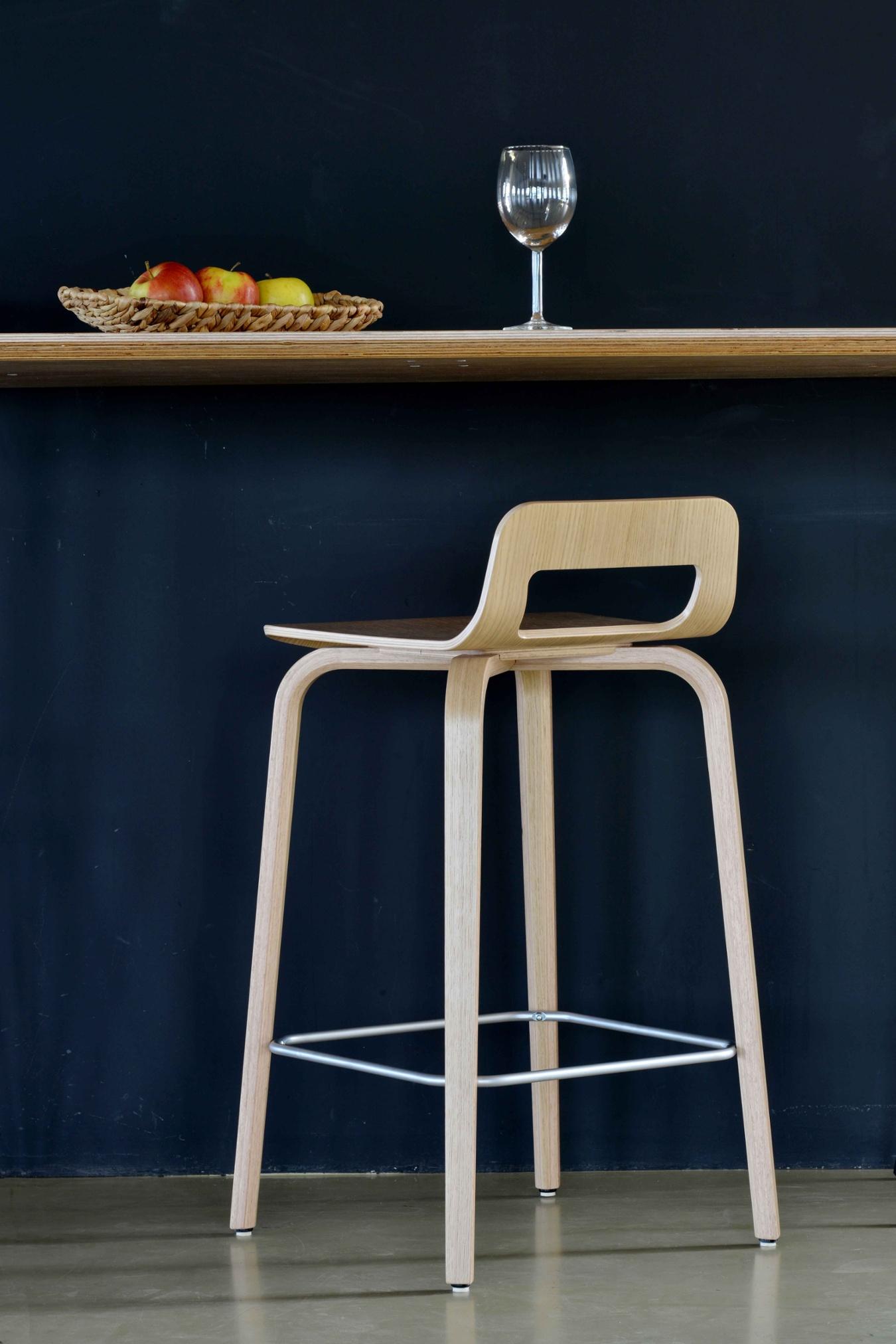 KORVET Medium Barstool