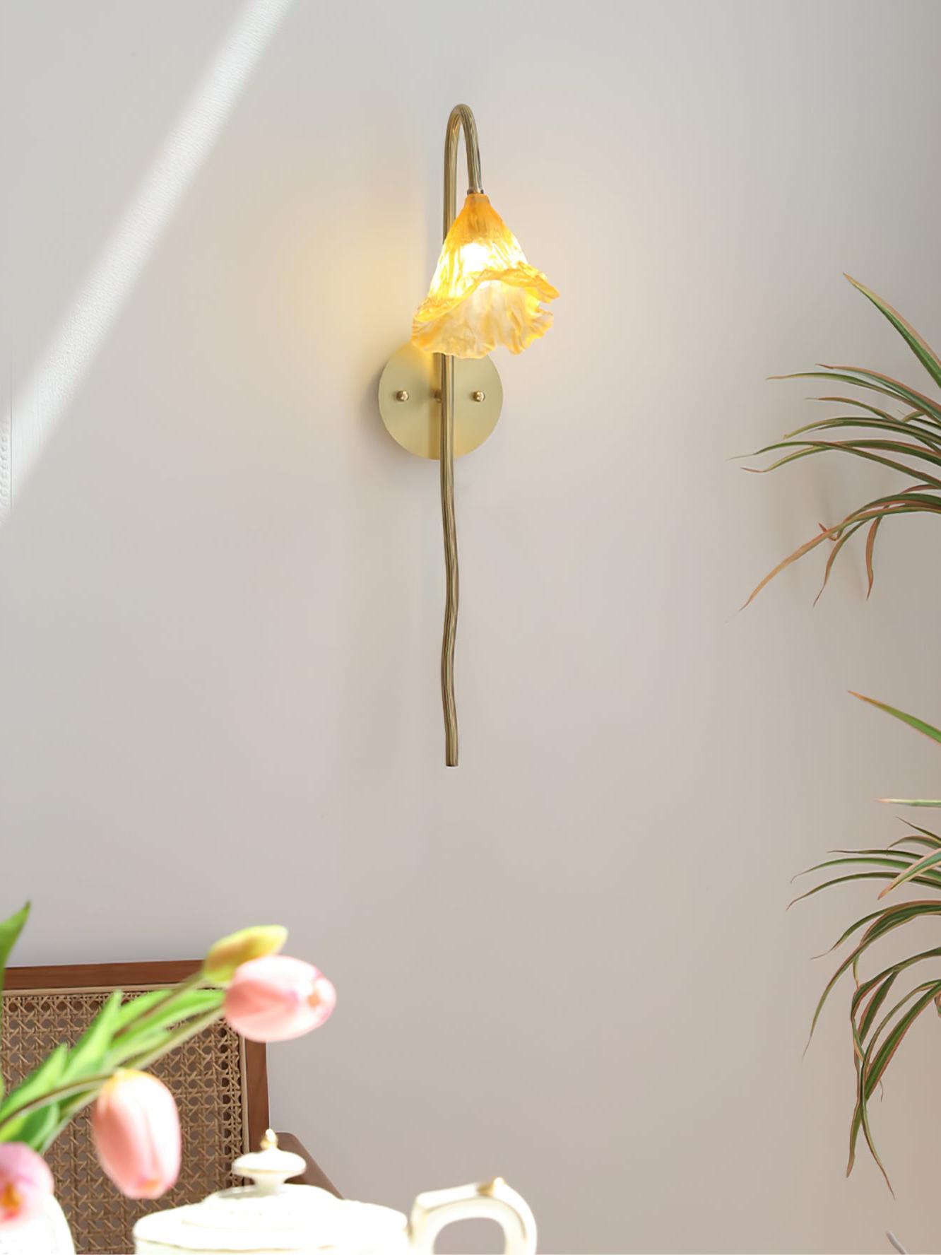 Lotus Amber Wall Lamp